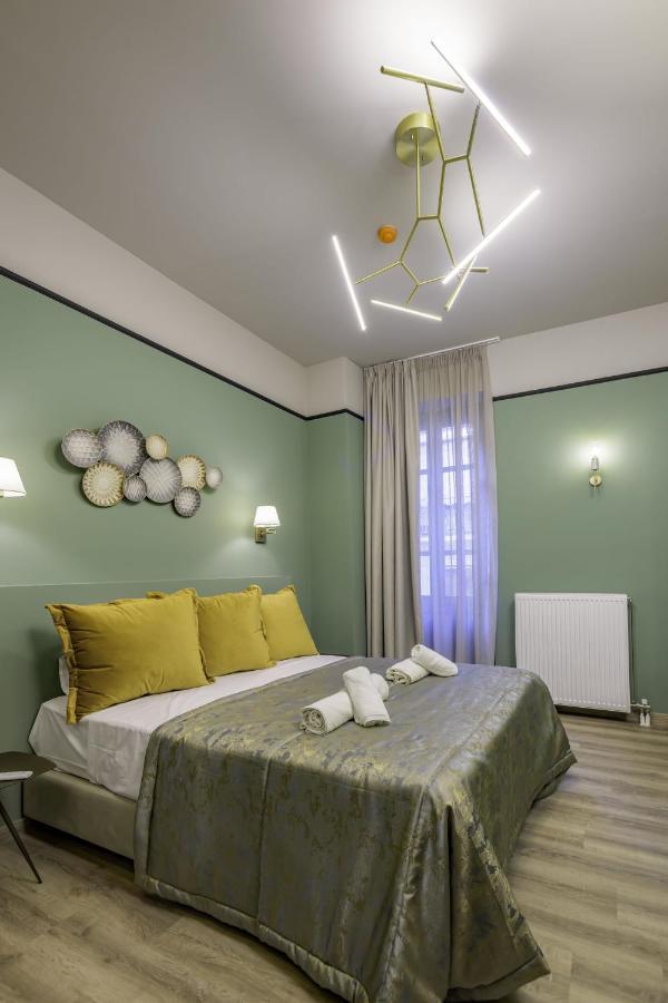 Urban Tales Aparthotel Athena Bagian luar foto