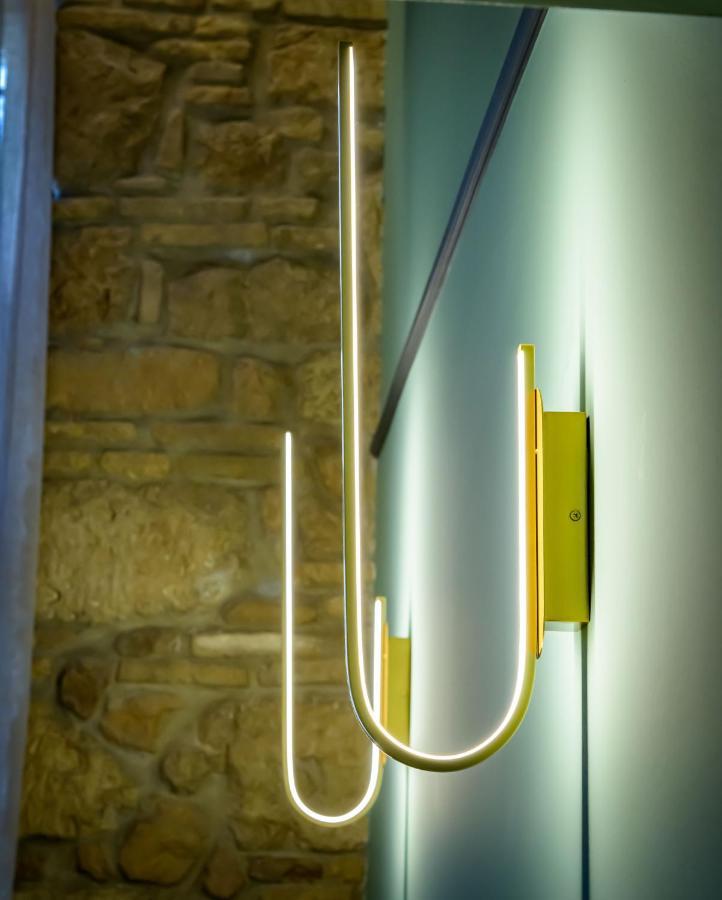 Urban Tales Aparthotel Athena Bagian luar foto
