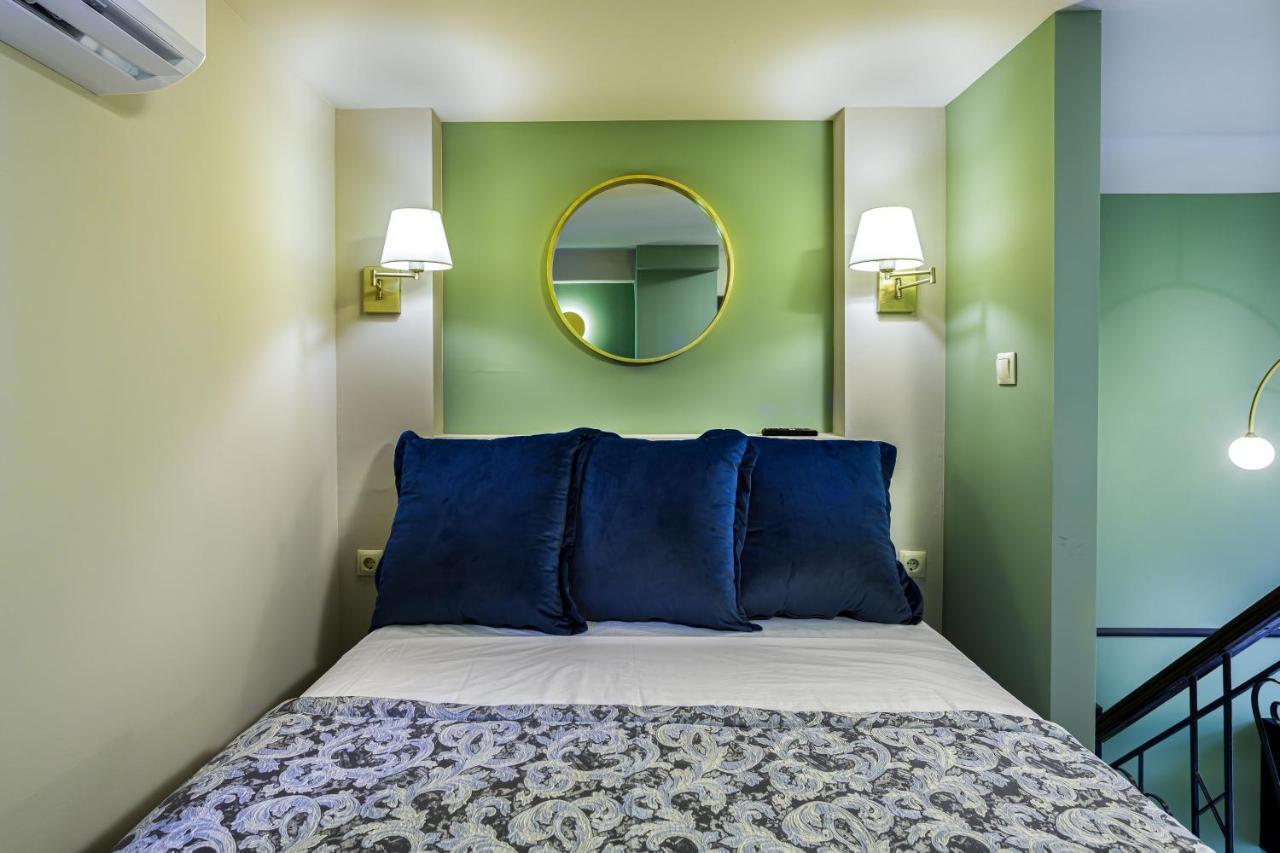 Urban Tales Aparthotel Athena Bagian luar foto