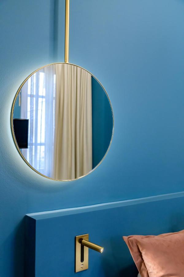 Urban Tales Aparthotel Athena Bagian luar foto