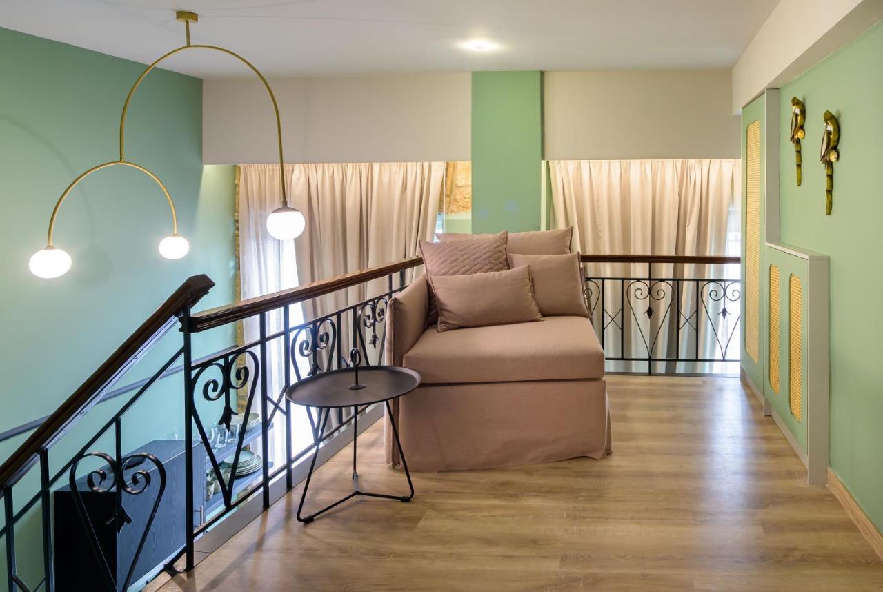 Urban Tales Aparthotel Athena Bagian luar foto