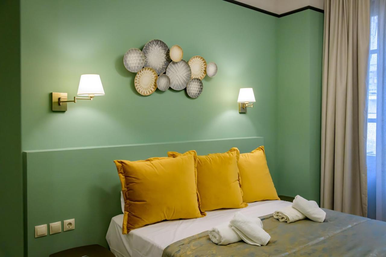 Urban Tales Aparthotel Athena Bagian luar foto