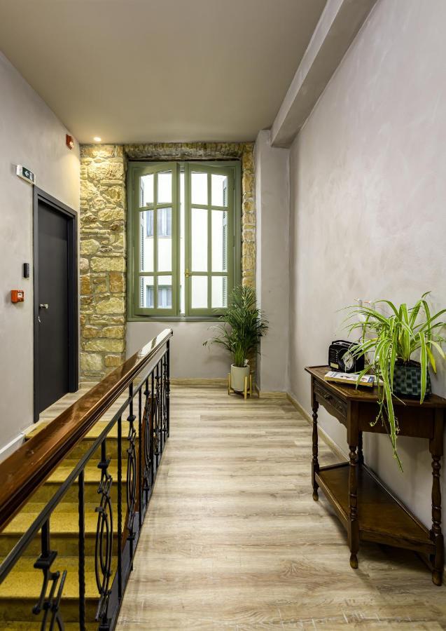 Urban Tales Aparthotel Athena Bagian luar foto
