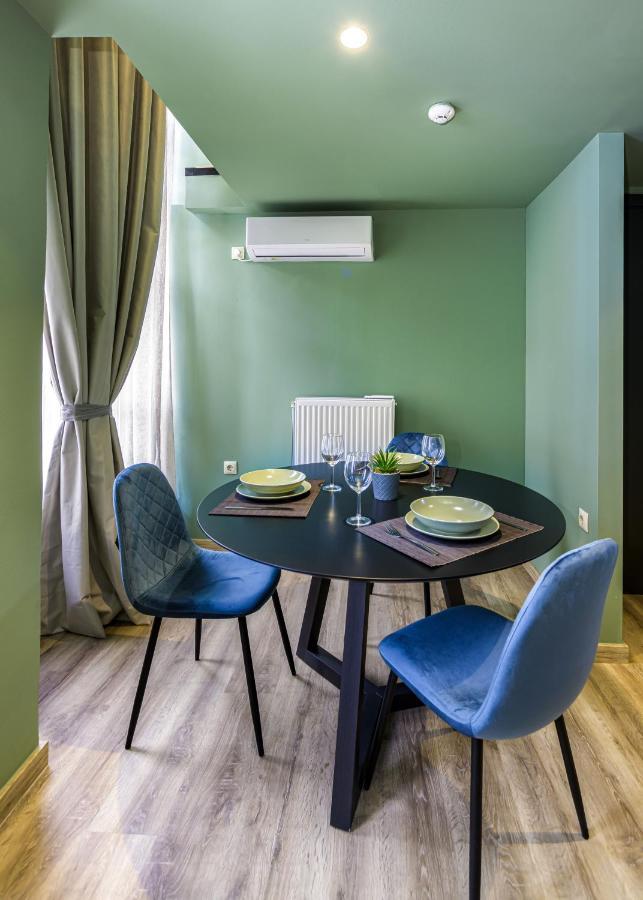 Urban Tales Aparthotel Athena Bagian luar foto